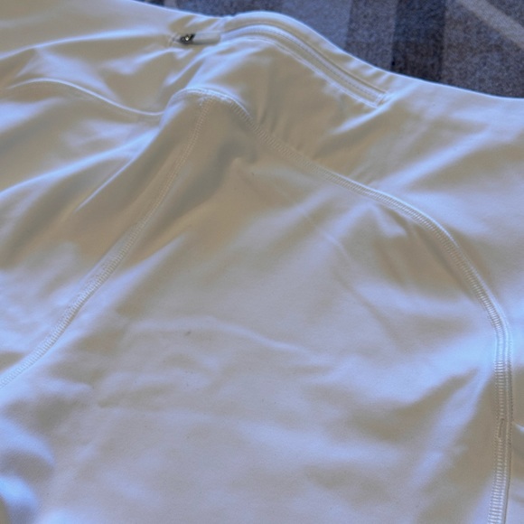 White lululemon leggings with pockets - Picture 9 of 10